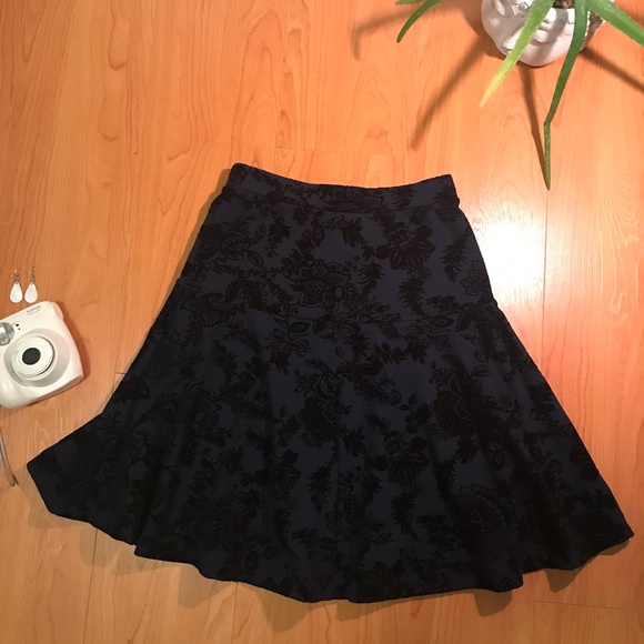 Soft High Waisted Navy Blue Skirt - Picture 3 of 3